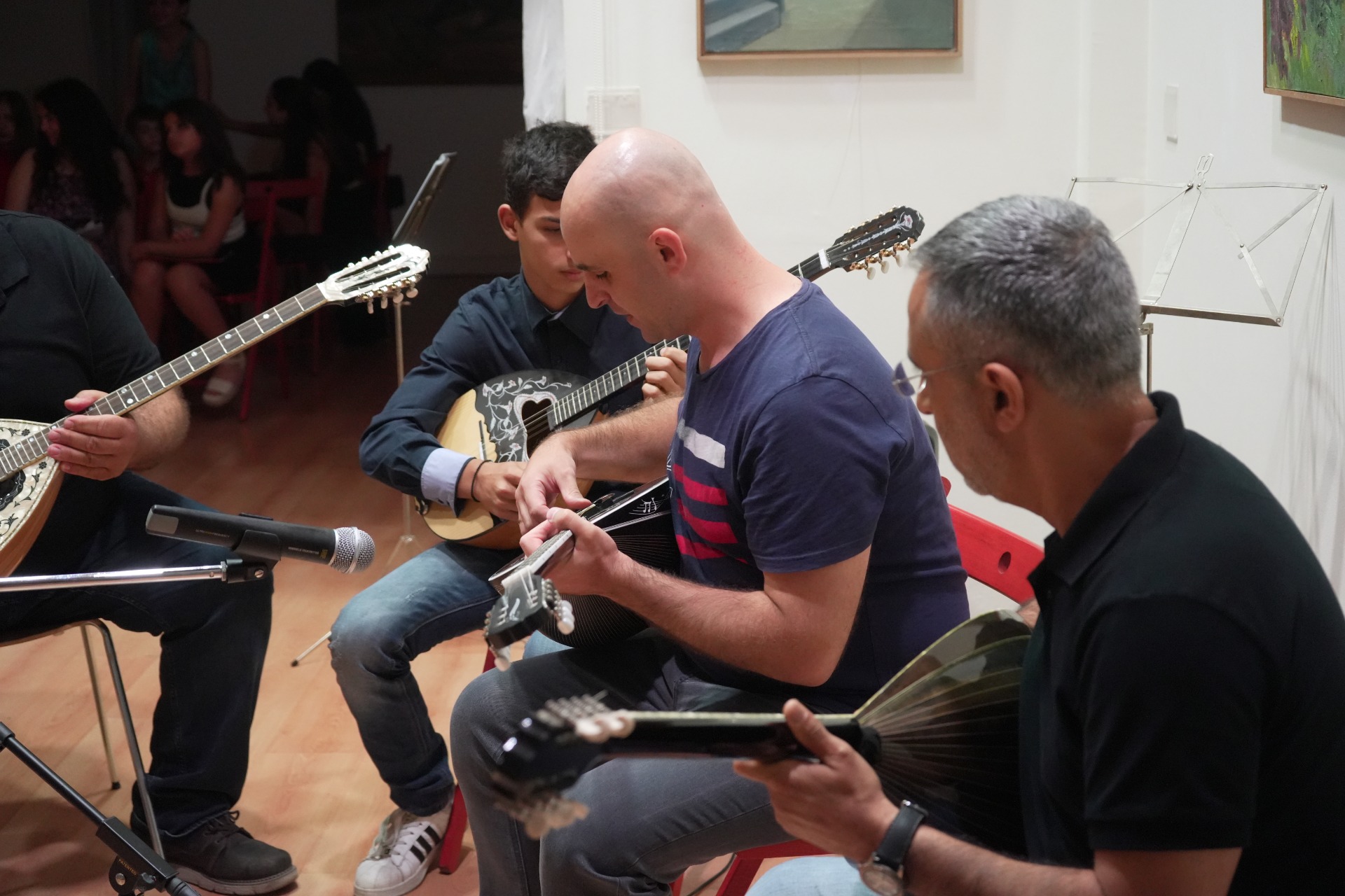 BOUZOUKI